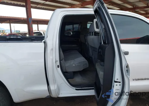 2010 Toyota Tundra Grade 4.6L V8 из США, поврежденный, VIN 5TFRM5F14AX013545